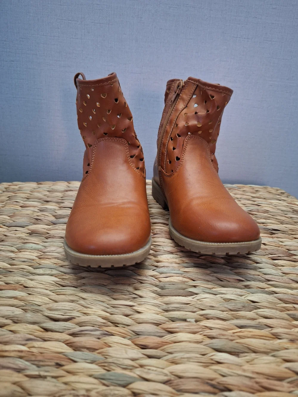 Girls's Tan Cutout Heart Ankle Boots
